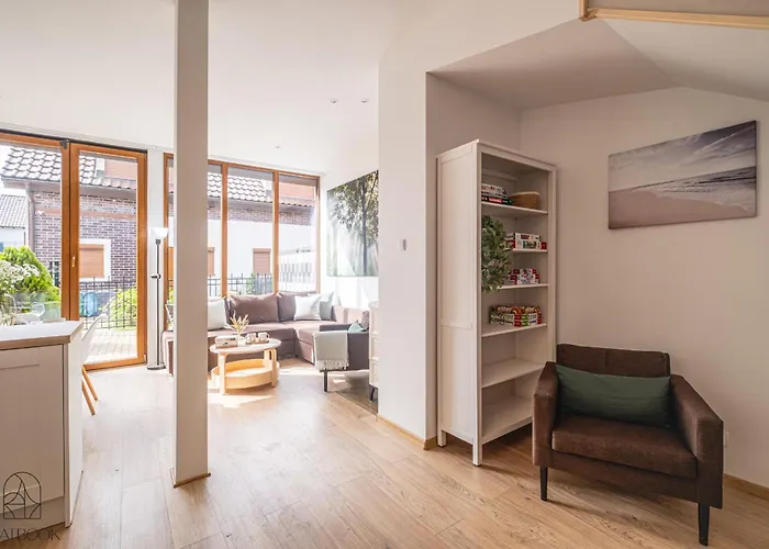 Flatbook - Dom Amber